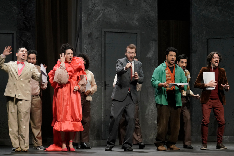 Cena de 'Viva la mamma', de Donizetti, no Theatro São Pedro [Divulgação/Heloisa Bortz]