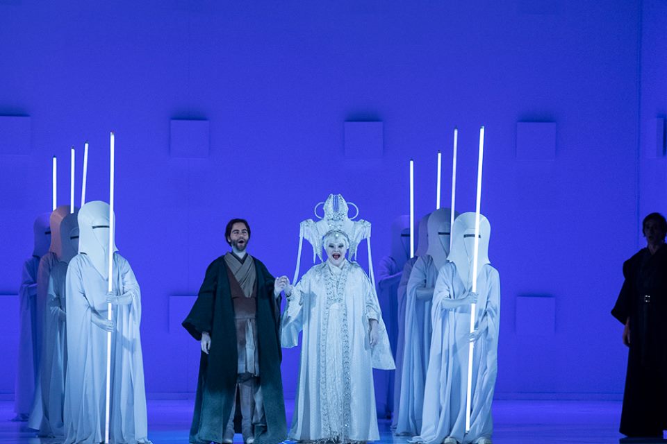 Cena da ópera Alcina no Theatro São Pedro [Divulgação / Sergio Ferreira]