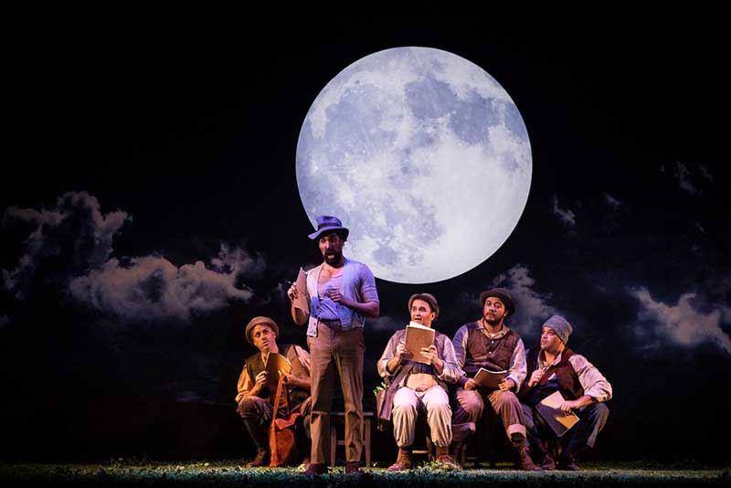 Cena da ópera Sonho de uma noite de verão no Theatro São Pedro [Divulgação / Heloisa Bortz]