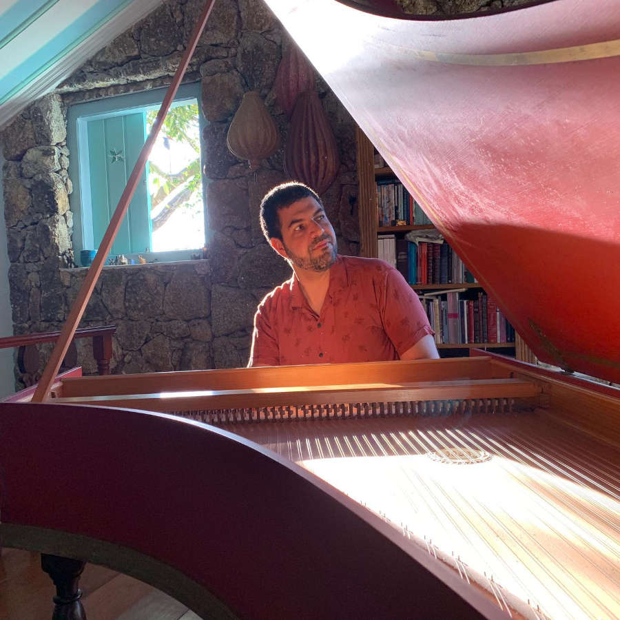 O pianista e compositor André Mehmari [Divulgação]
