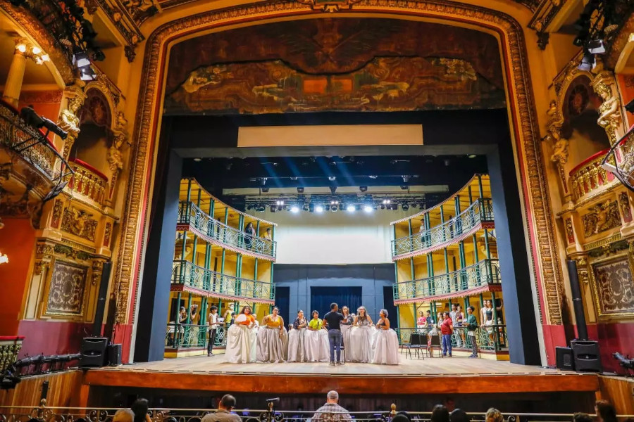 Ensaio da ópera 'O contractador de diamantes', de Mignone, no Teatro Amazonas [Divulgação/Governo do Amazonas]