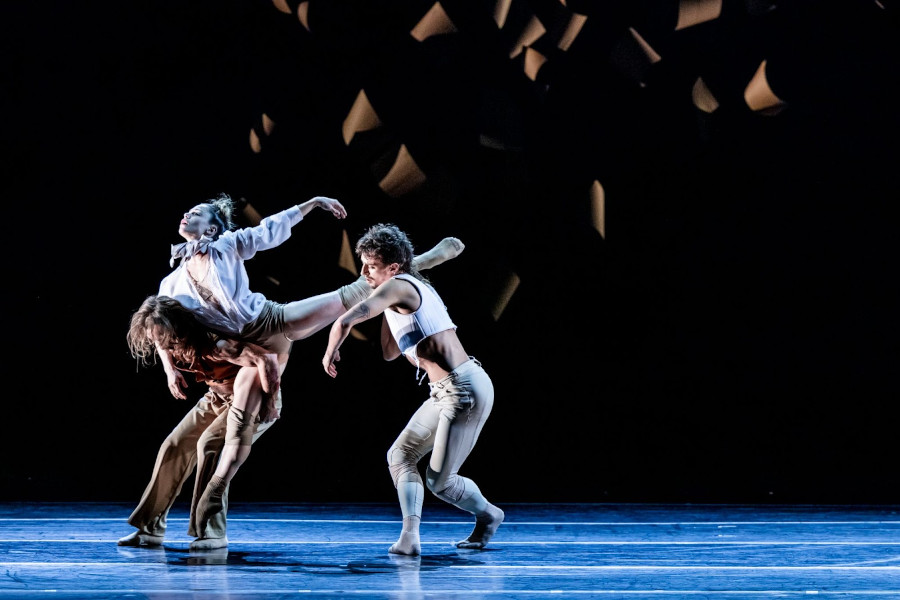 Cena de 'Inacabada', coreografia de Ihsan Rustem [Divulgação/Rafael Salvador]