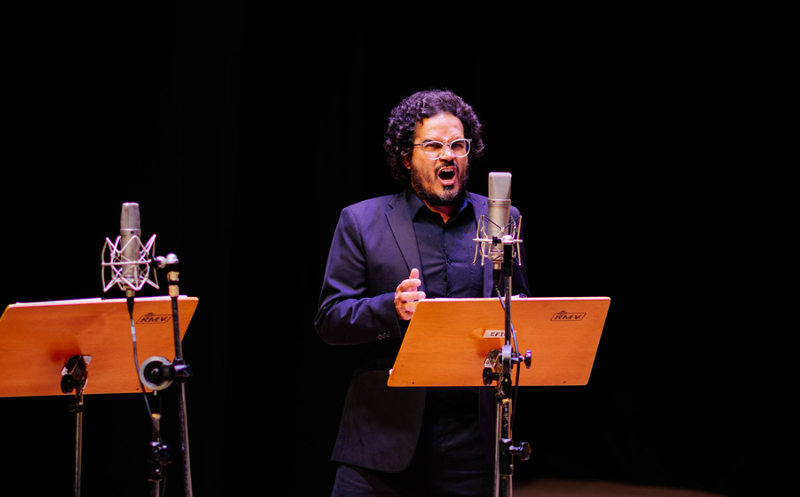 O tenor Wagner Soares durante a gravação da obra [Divulgação/ Dayane Crisley]