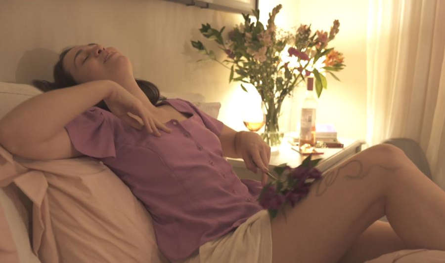 Lina Mendes em cena de 'Três minutos de Sol' [Divulgação]