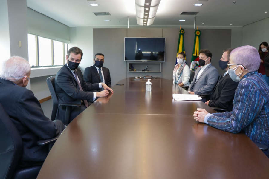 Assinatura do termo entre a Fundação OSPA e o Ministério Público do Rio Grande do Sul [Divulgação/Tiago Coutinho/MPRS]