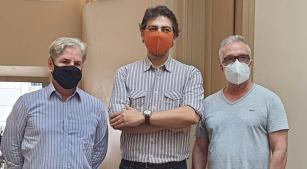Herrero com os assessores Eduardo Pereira e Marcos Menescal (divulgação)