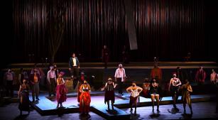 Cena de The Rake’s Progress, produção do Theatro Municipal de São Paulo (reprodução)