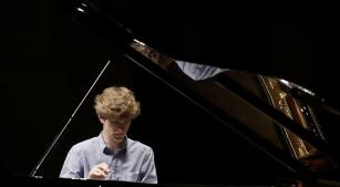 Jan Lisiecki [Divulgação / Heloísa Bortz]