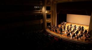 Osesp durante concerto no Teatro Pedro II, em Ribeirão Preto, em edição anterior do projeto Osesp Itinerante [Divulgação]