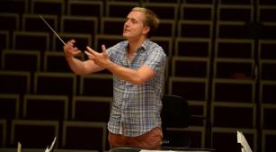 Maestro Vassily Petrenko pediu demissão da Orquestra Sinfônica Estatal da Rússia [Reprodução/YouTube]