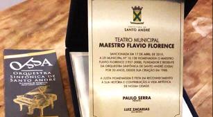 Placa oficial em homenagem a Flavio Florence [Divulgação]
