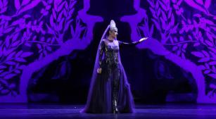 Daiana Melo como a Rainha da Noite [Divulgação/Paulo Lacerda]