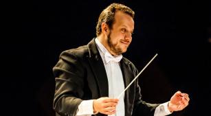 O maestro Guilherme Mannis [Divulgação/Kristina Gonçalves]