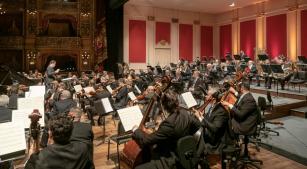 A Ospa durante concerto no início de julho no Teatro Colón [Divulgação/Maximo Parpagnoli]