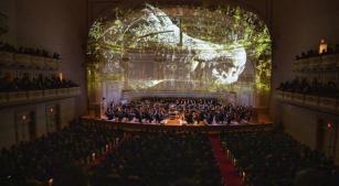 O espetáculo 'Floresta Villa-Lobos' em apresentação no Carnegie Hall, em Nova York [Divulgação/Chris Lee]