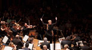 Osesp durante concerto com Marin Alsop na Sala São Paulo [Divulgação]