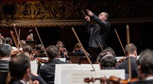 Roberto Minczuk e a Orquestra Sinfônica Municipal [Divulgação]