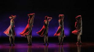 Cena da coreografia 'Madrugada' [Divulgação/Charles Lima]