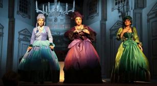 Cena de ‘Il matrimonio segreto’, de Cimarosa, no Theatro da Paz, em Belém [Divulgação/Mario Quadros/Secult]