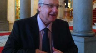 Maestro John Neschling é demitido da direção artística do Theatro Municipal de São Paulo