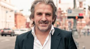Filarmônica de Minas Gerais recebe o pianista irlandês Barry Douglas