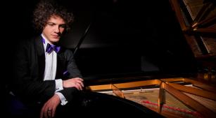 Petrobras Sinfônica se apresenta com pianista Fabio Martino