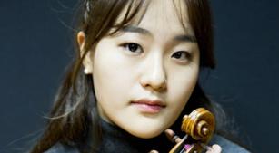 Violinista coreana Ji Young Lim faz turnê brasileira com concertos e recital com piano