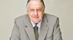 John Neschling rege concerto sobre relação entre teatro e música no Municipal