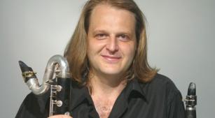 Luiz Afonso Montanha toca Nielsen com Orquestra Jovem