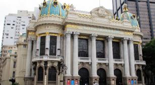 Theatro Municipal do Rio adia temporada completa de “Jenufa”