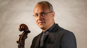 Sinfonia Brasil e Antonio Meneses tocam em São Paulo