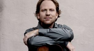 Violinista Daniel Hope homenageia Yehudi Menuhin na Sala São Paulo