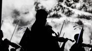 Concerto une música a projeções de fotos de Sebastião Salgado [Divulgação]