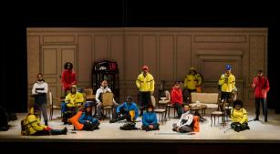 Cena do espetáculo que estreia nesta quinta-feira no Theatro São Pedro [Divulgação/Heloisa Bortz]