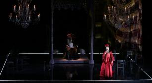 Sávio Sperandio e Luisa Francesconi em cena de 'Anna Bolena' [Divulgação/Saleyna Borges]