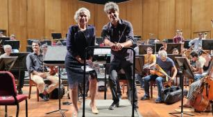 Eliane Coelho e Felipe Prazeres no palco do Theatro Municipal do Rio de Janeiro [Divulgação/Daniel A. Rodrigues]