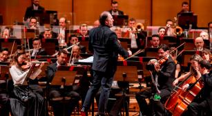 Roberto Minczuk e a Orquestra Sinfônica Municipal [Divulgação]
