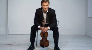 O violinista Renaud Capuçon se apresenta com a Camerata Salzburgo [Divulgação]