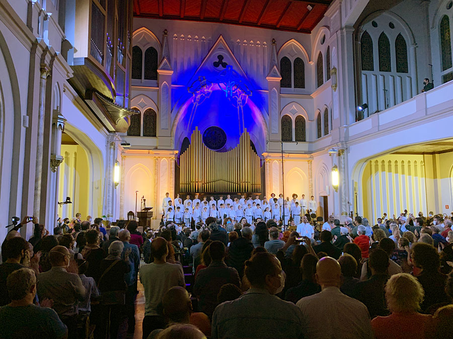 Na Catedral Evangélica, público aplaude apresentação da ‘Missa’ (Revista CONCERTO) Na Catedral Evangélica, público aplaude apresentação da ‘Missa’ (Revista CONCERTO)