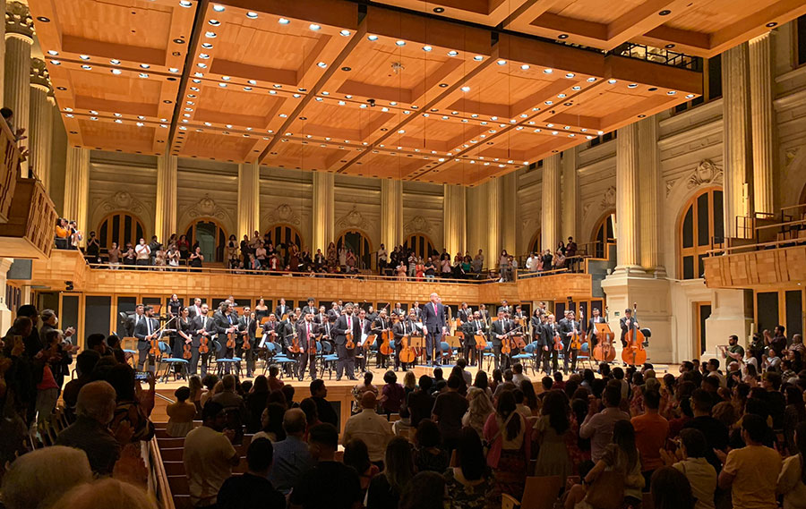 Filarmônica de Goiás é aplaudida após concerto na Sala São Paulo (Revista CONCERTO) Filarmônica de Goiás é aplaudida após concerto na Sala São Paulo (Revista CONCERTO)