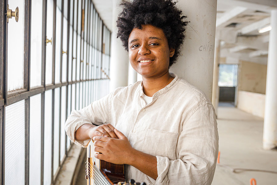 A violonista Gabriele Leite (divulgação, Cauê Diniz)