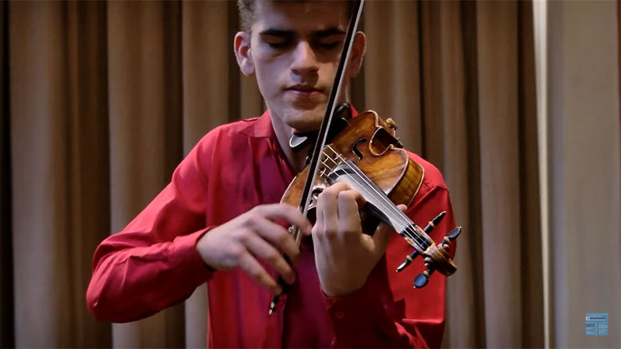 Guido Sant'Anna em sua prova no Concurso Fritz Kreisler (reprodução YouTube) Guido Sant'Anna em sua prova no Concurso Fritz Kreisler (reprodução YouTube)