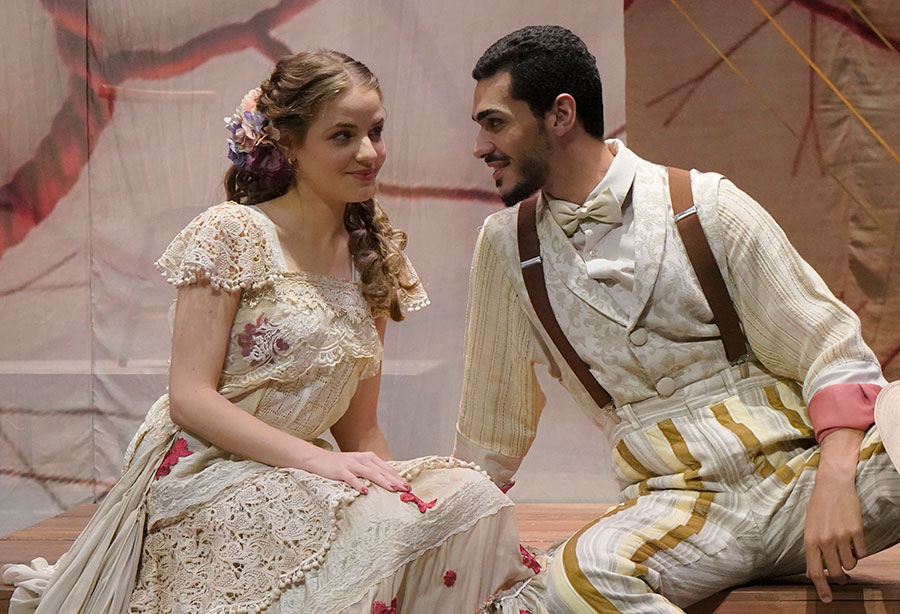 Cena de ‘O machete’, ópera de André Mehmari (divulgação, Heloisa Bortz) Cena de ‘O machete’, ópera de André Mehmari (divulgação, Heloisa Bortz)