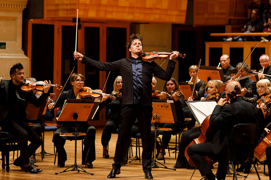 O violinista e maestro Joshua Bell (divulgação, Cauê Diniz) O violinista e maestro Joshua Bell (divulgação, Cauê Diniz)